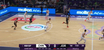 气势如虹!王俊杰底角三分命中 中国男篮开场10-0